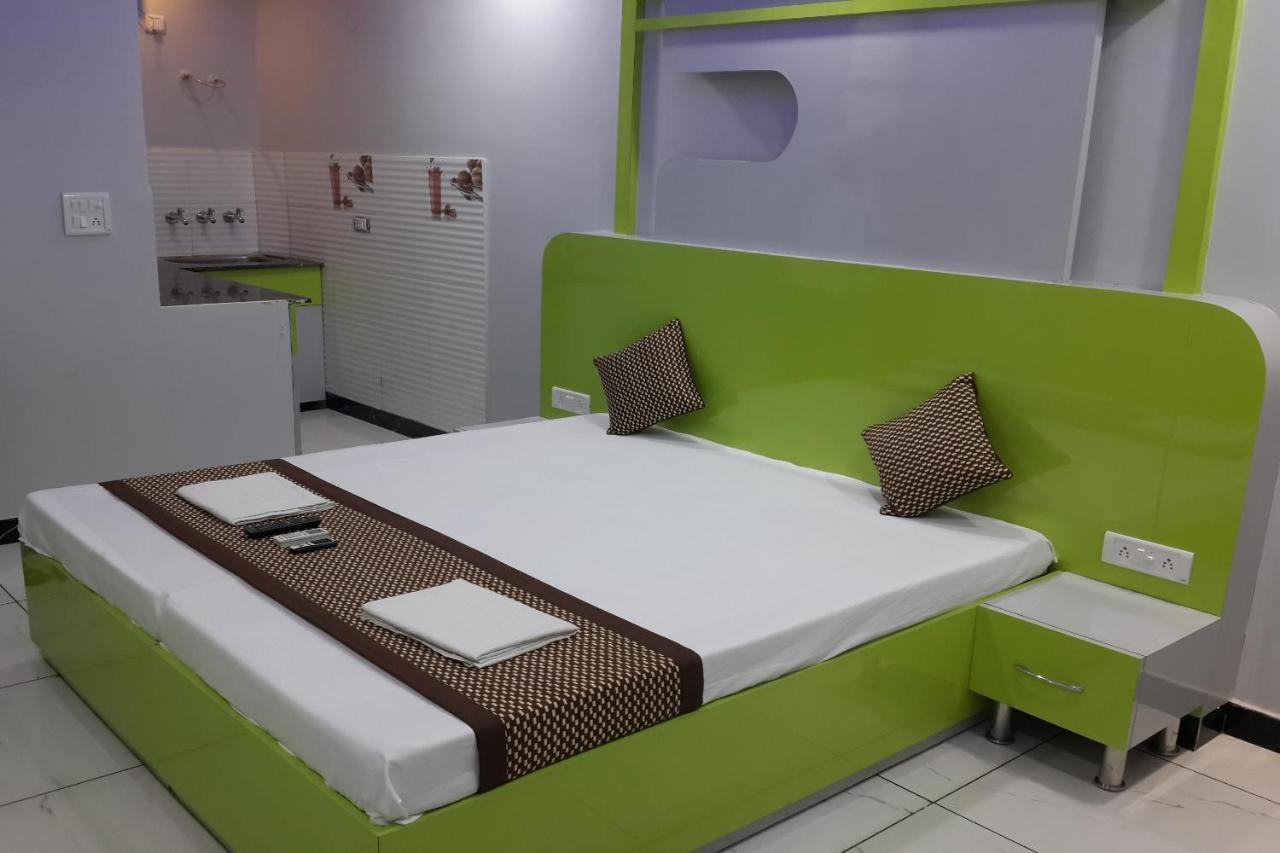 Отель Oyo 86669 Arnav Residency Нью-Дели Экстерьер фото